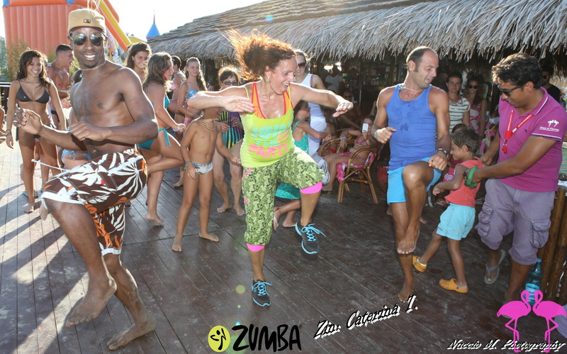 Zumba Fitness con Roberto e Caterina a Playa el Flamingo (8).JPG