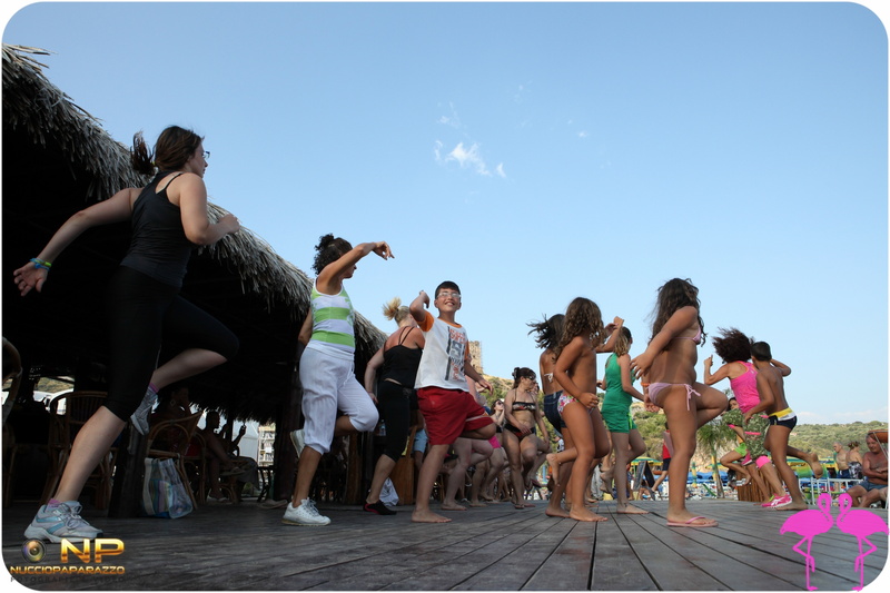 Zumba Fitness con Roberto e Caterina a Playa el Flamingo (11).jpg