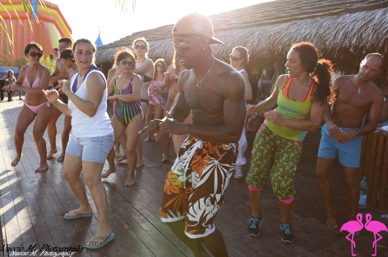 Zumba Fitness con Roberto e Caterina a Playa el Flamingo (4).JPG